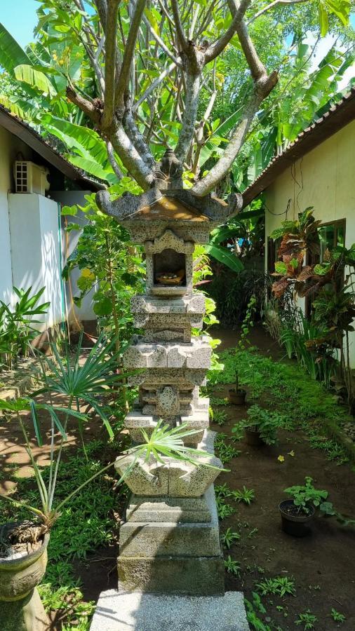 Kirana Homestay Amed Esterno foto